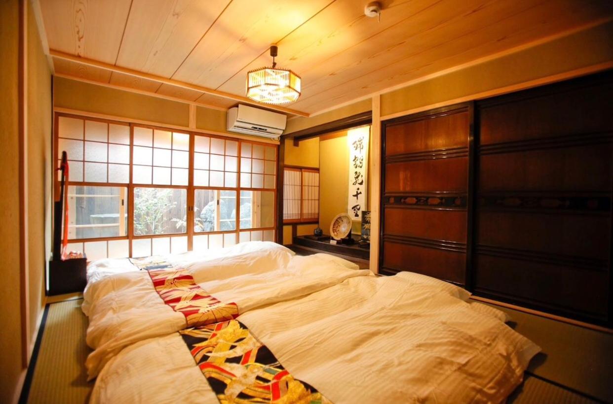 京町家の宿 三石 Kyoto Exterior foto